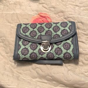 Vera Bradley wristlet nomadic floral inside